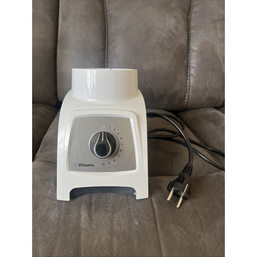International Plug Vitamix S30 Personal 10-speed Blender VM0181 New!